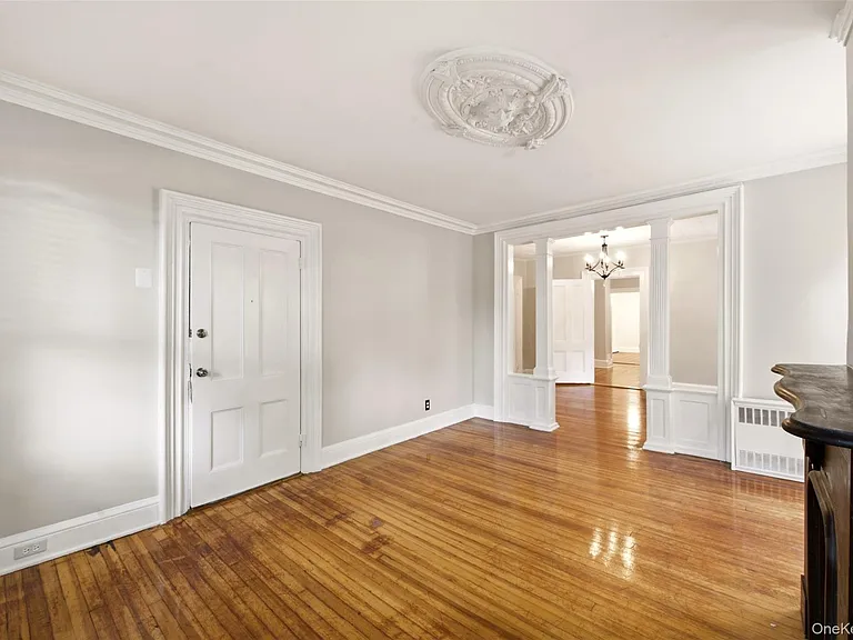 40 Scudder Ave — Photo 4