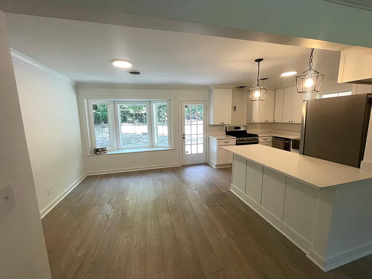 2609 Maple Dr — Photo 2