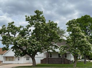102 W Jackson St, Saint Francis, KS 67756