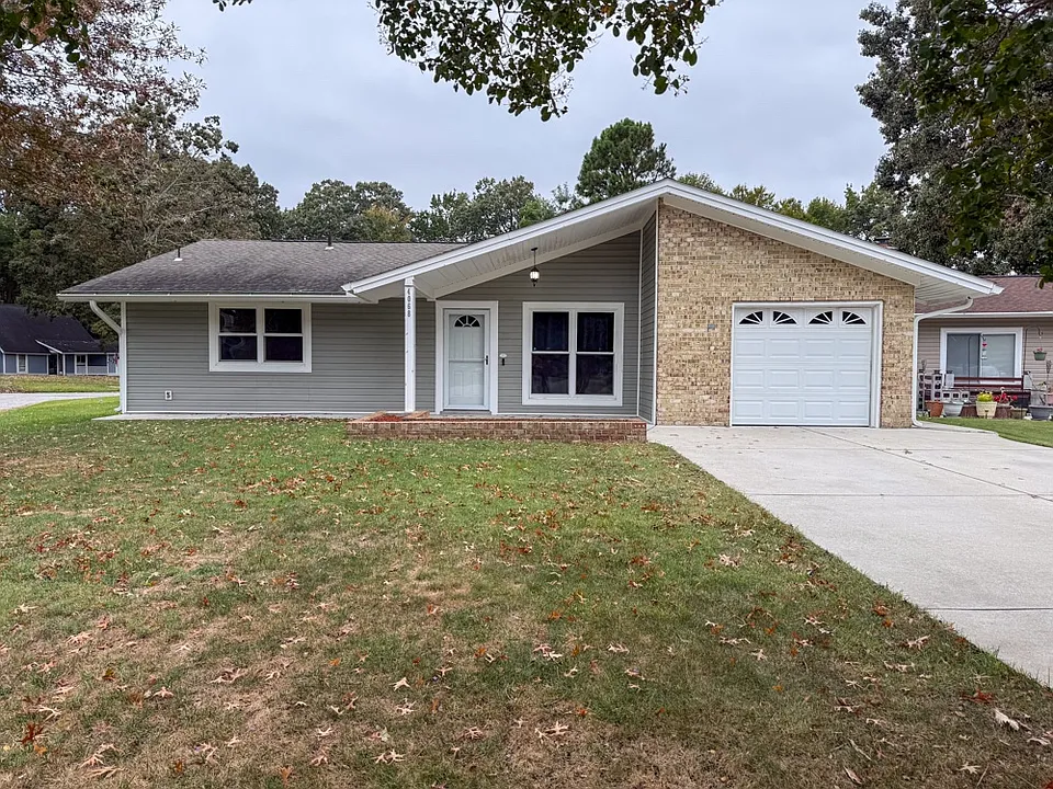 4068 Barkleaf Dr