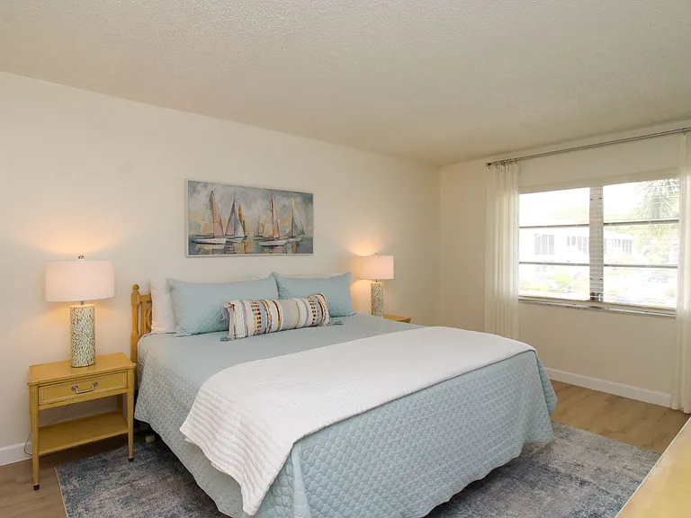1686 Blue Point Ave #B7 — Photo 36