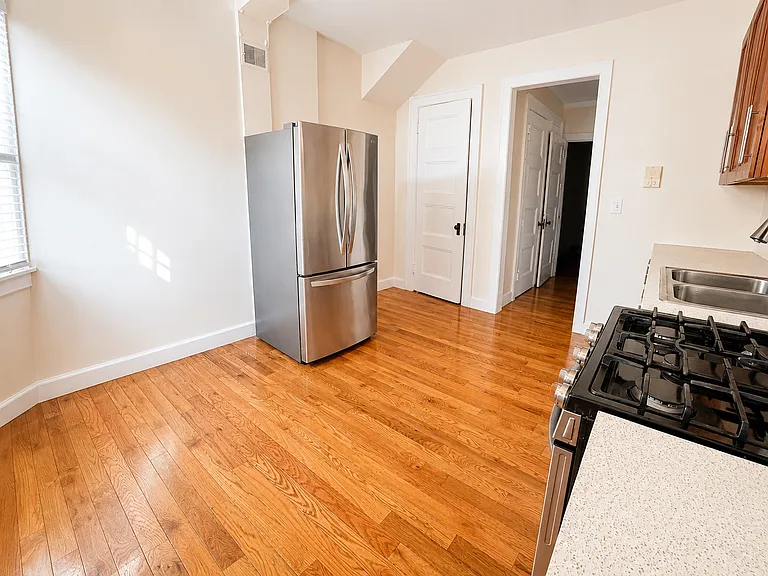 205 E Prospect Ave — Photo 10
