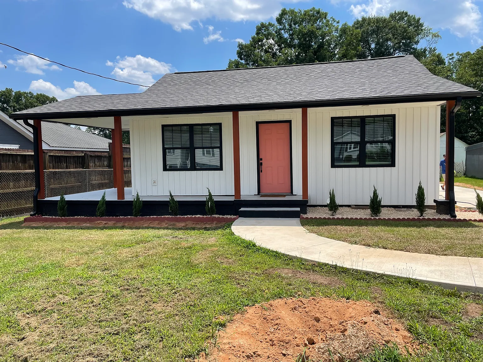 3 bed, 1080 sqft, $1,650 — Photo 1