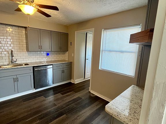 5th image of 142 Buckeye Cir