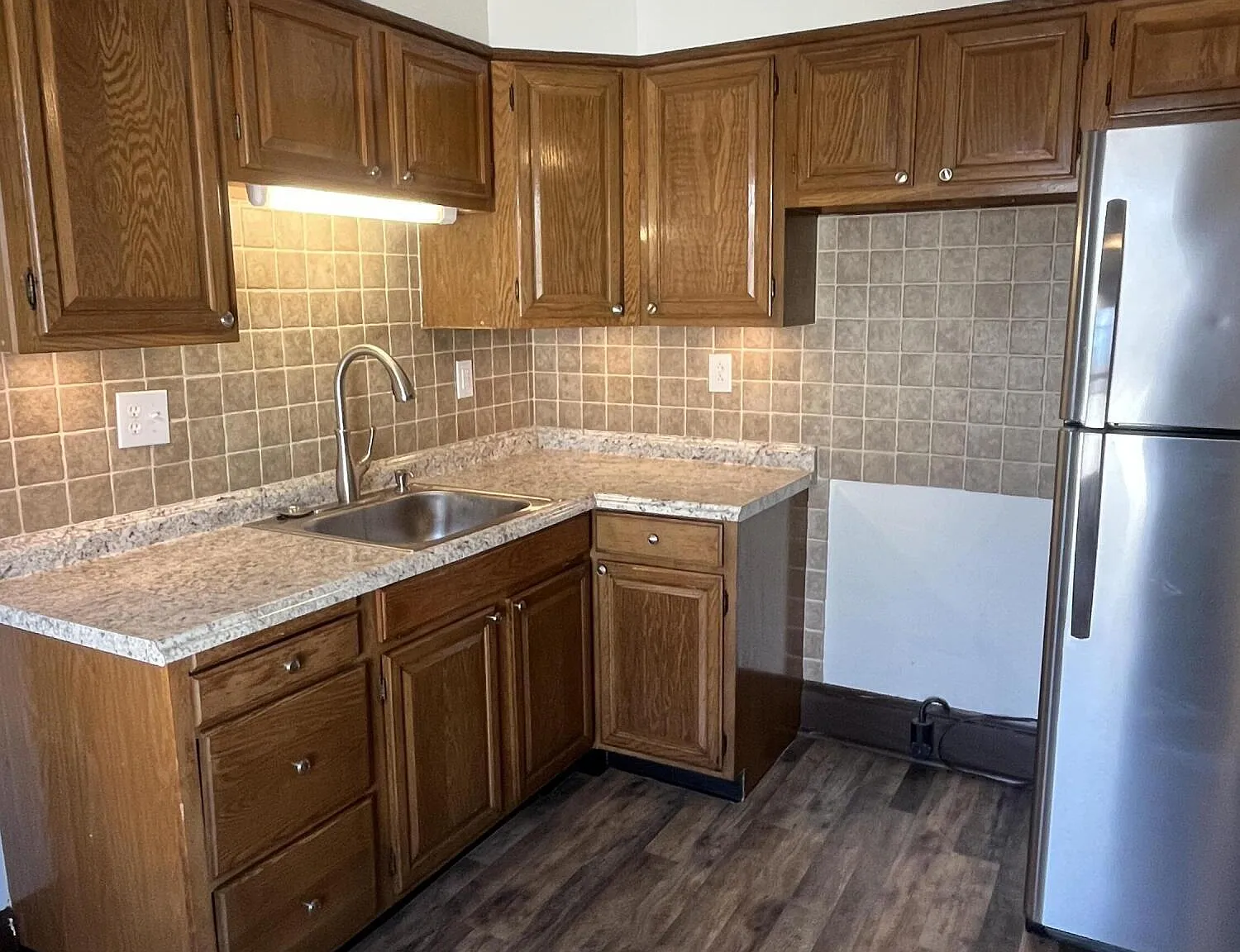3 bed, 950 sqft, $1,000 — Photo 3