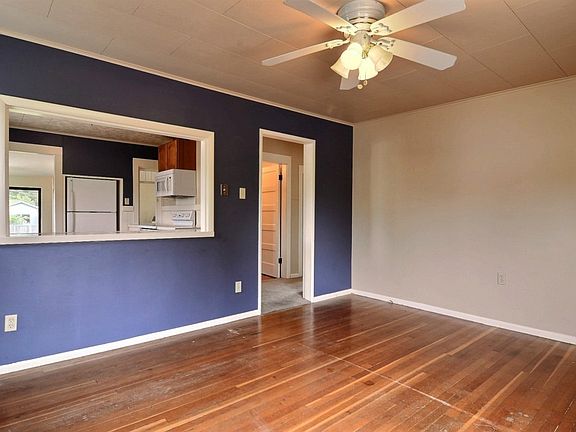 3rd image of 3726 C St