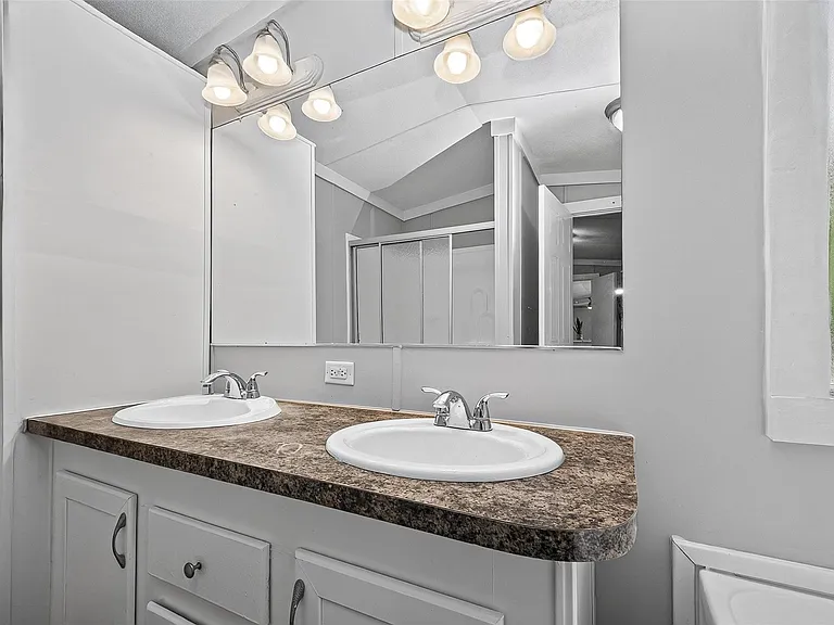 2122 Koster Rd — Photo 28
