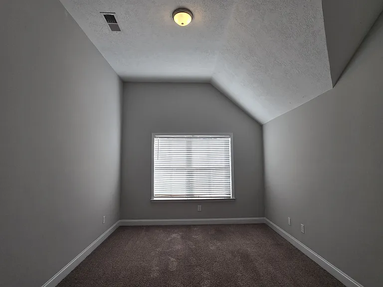 631 Garland Trl — Photo 5