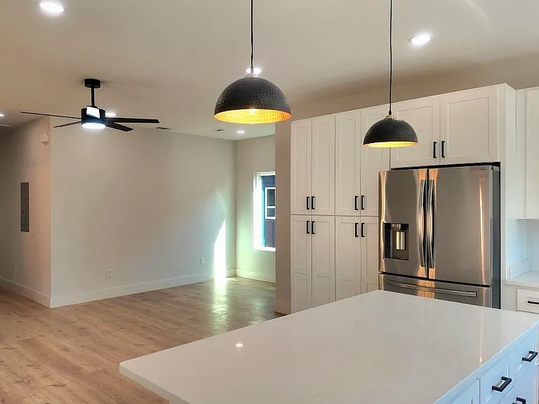 309 N Pace Blvd #B — Photo 12