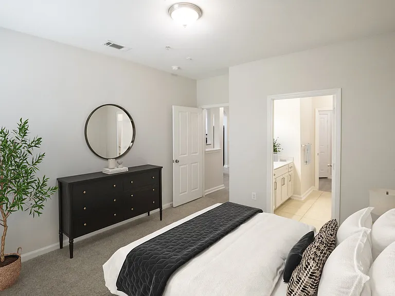 The Fenwick Apartment Homes — Photo 10