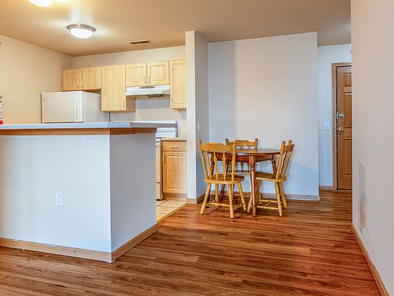 4th image of 221 Langdon St #406