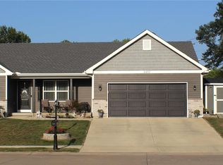 6401 Winter Ct, Godfrey, IL 62035