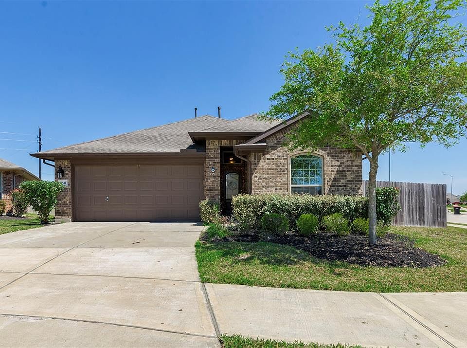 1st image of 8611 Sentosa Woods Ct