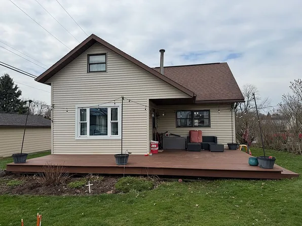 318 Fairview Ave NW, Sugarcreek, OH 44681