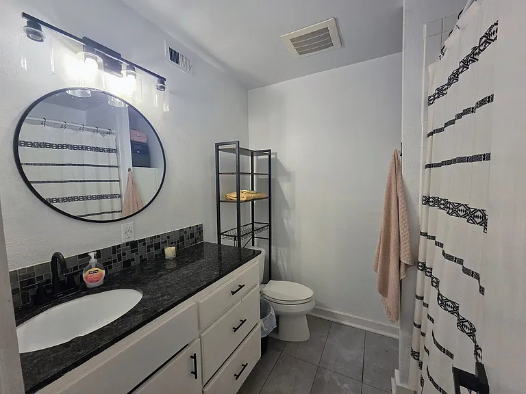 2200 Dickson Dr #124 — Photo 10