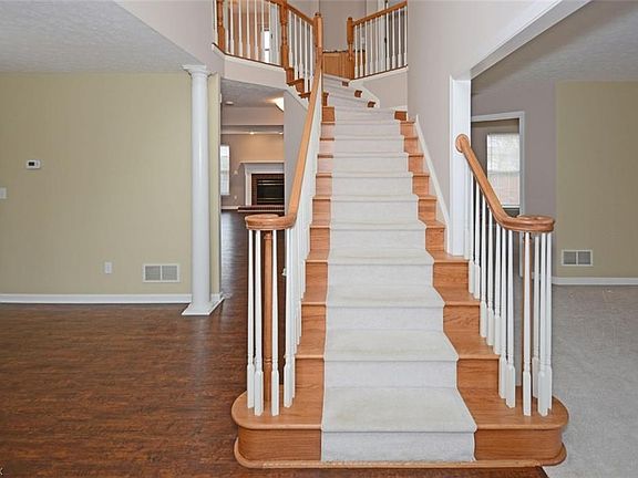 3rd image of 86 Clearwater Dr