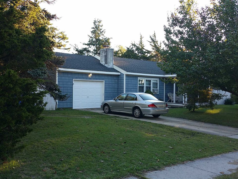 1st image of 23 Saint Martins Pl