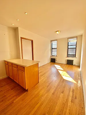 Rented by Waverly Realty Associates | media 19