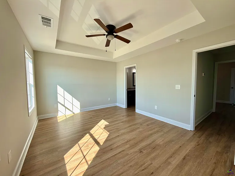 212 Beau Claire Cir — Photo 27