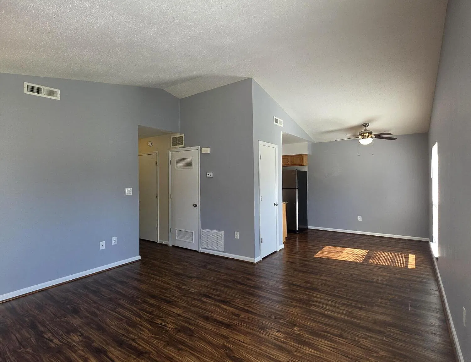 2 bed, 2.0 bath, 922 sqft, $1,250 — Photo 3