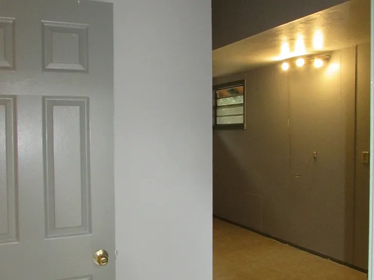 detached Suite - entry area
