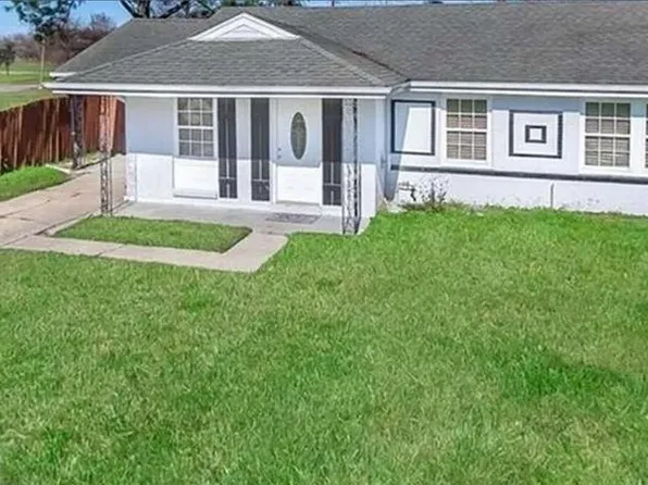 305 Serpas Dr, Arabi, LA 70032