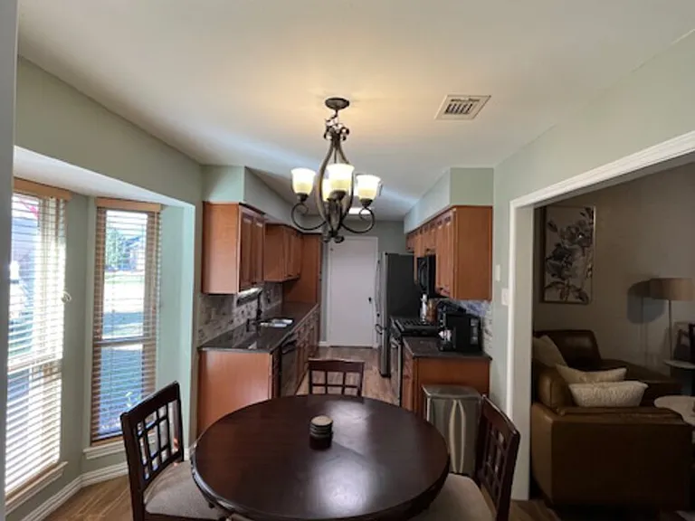 Clydesdale Dr — Photo 16