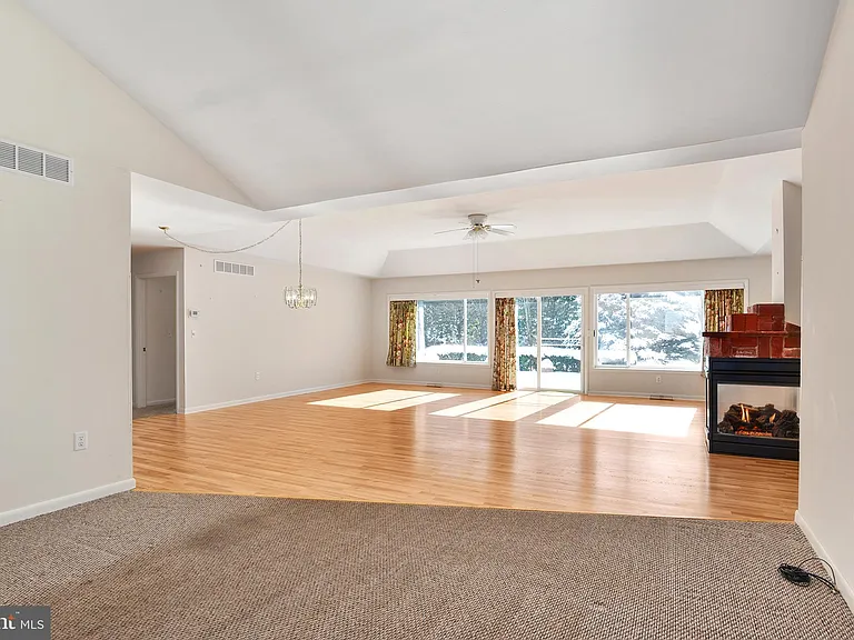 105 Dogwood Dr — Photo 9
