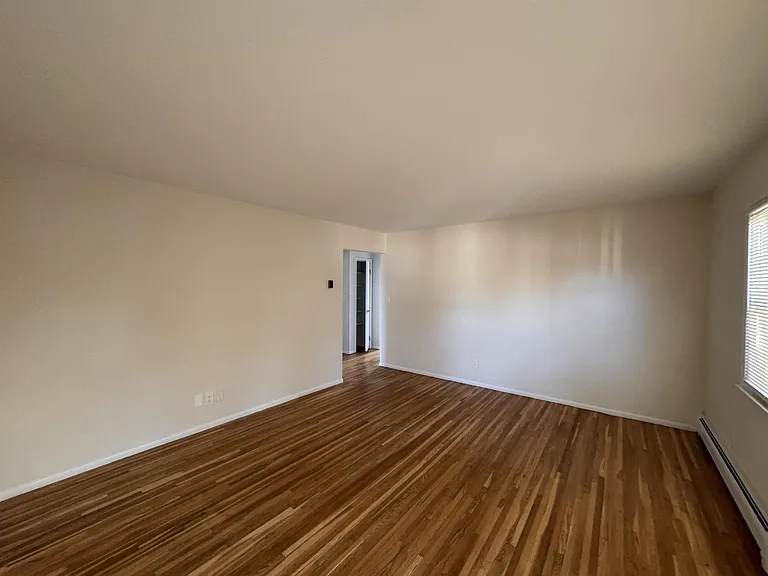 249 N Middletown Rd — Photo 8