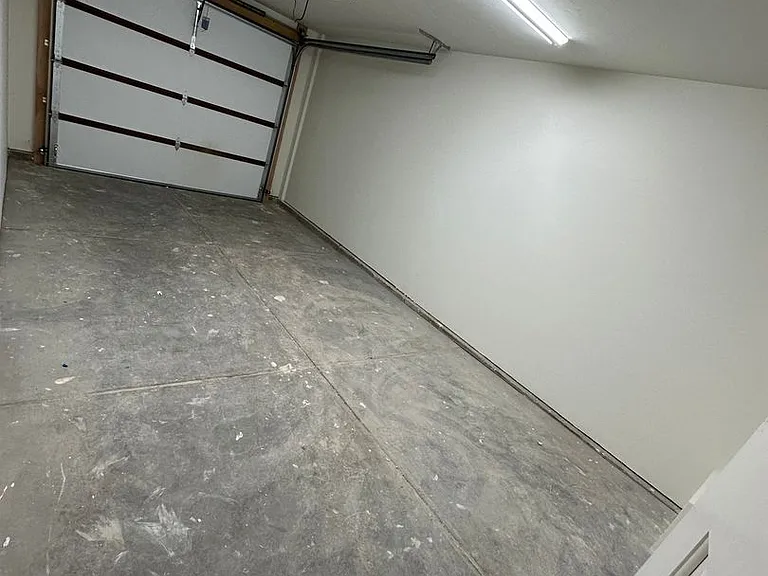 405 Laurel St — Photo 12