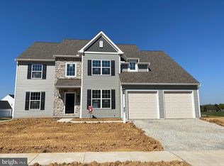 457 Thatcher Ln, Lititz, PA 17543