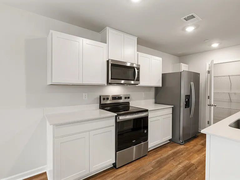 126 Mattie Ct — Photo 11