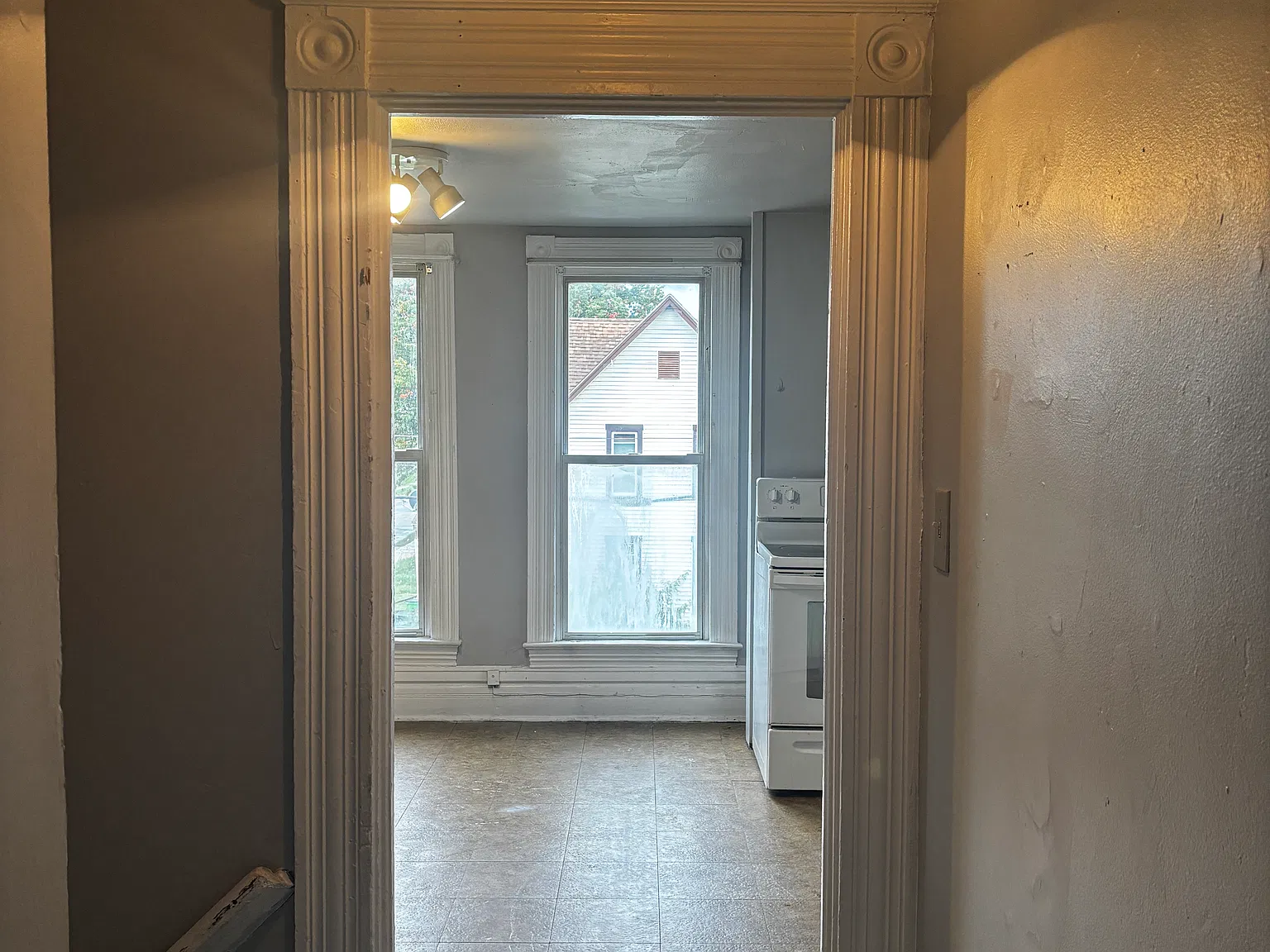 3 bed, 1179 sqft, $825 — Photo 2