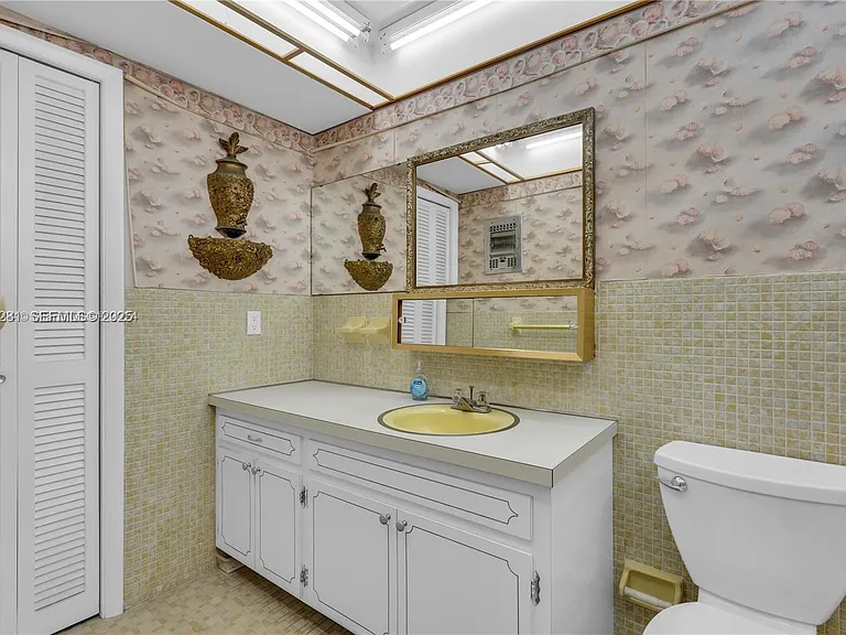 215 SE 3rd Ave #407B — Photo 13