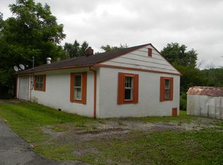 653 Hen Valley Rd, Oliver Springs, TN 37840