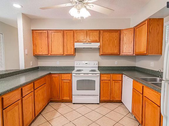 4th image of 11208 N 51st St
