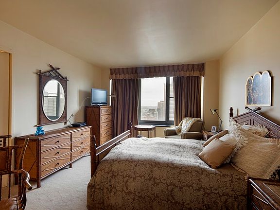 5th image of 117 E 57th St APT 45H