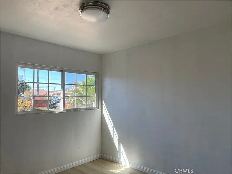 10406 Densmore Ave — Photo 13