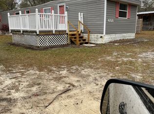 608 Bishop Ct, Hampstead, NC 28443