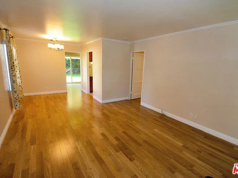 12944 Haynes St — Photo 6