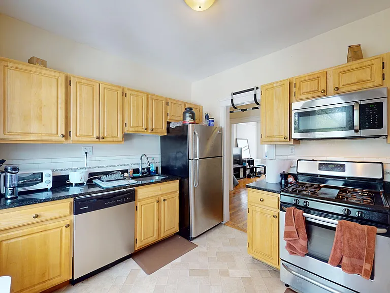 203-205 Winthrop Rd #3 — Photo 3