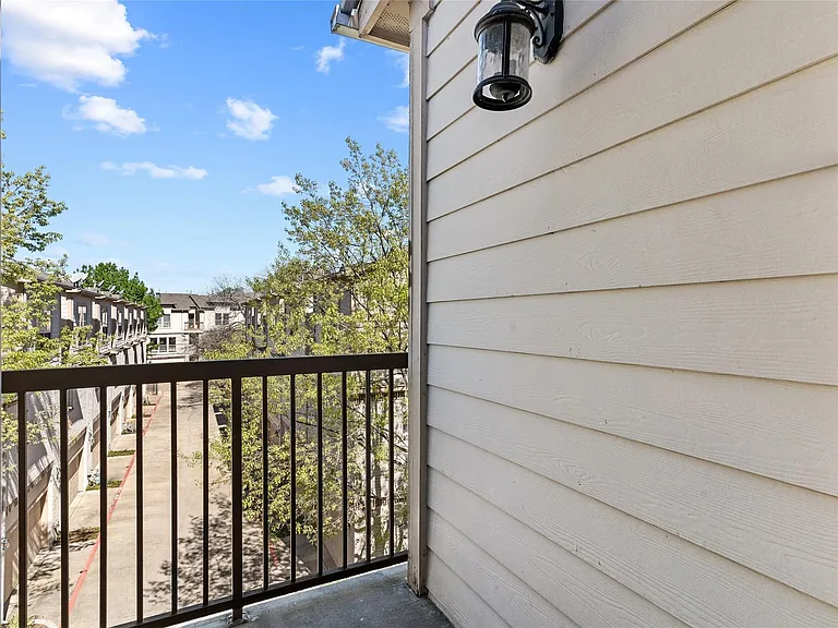 4830 Cedar Springs Rd #3 — Photo 17