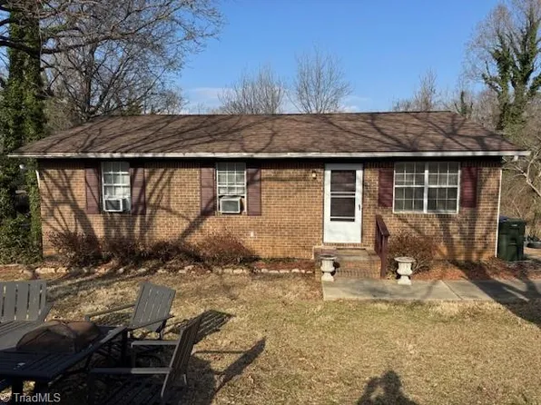 116 Kearns St, Jamestown, NC 27282