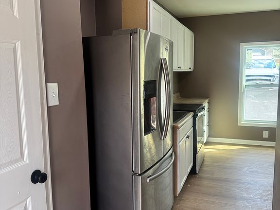 2nd image of 1512 Jamestown Dr