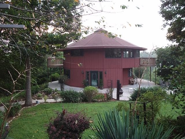 2nd image of 2211 Gerrmann Dr