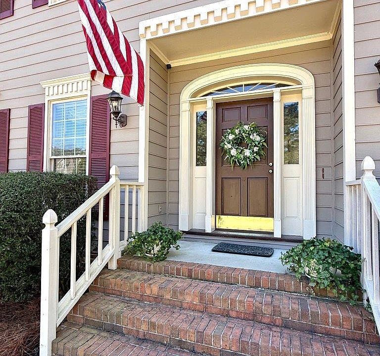 1st image of 134 Ashford Park