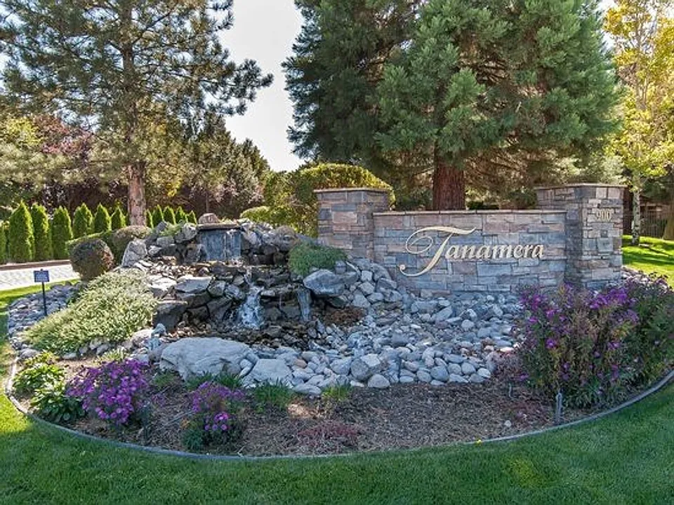 900 S Meadows Pkwy #1723