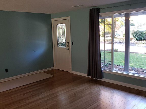 5th image of 1307 NE 82nd Ave