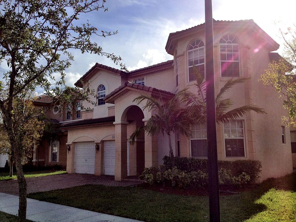 1st image of 8510 NW 110th Ave