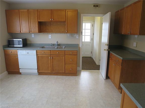 5th image of 2487 E 126th St